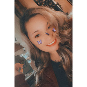 Meet your Posher, Carissa